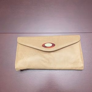 5/$15 Cream Vintage clutch